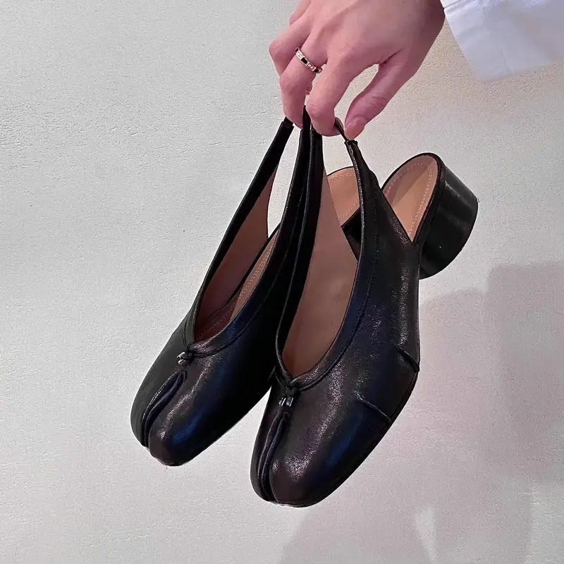 2025 Spring Summer Fashion Soft Leather Split Toe Women Pumps Casual Comfortable 3.5cm Low Heeled Slingbacks Ballet Shoes
2025 Spring Summer Fashion Soft Leather Split Toe Women Pumps Casual Comfortable 3.5cm Low Heeled Slingbacks Ballet Shoes