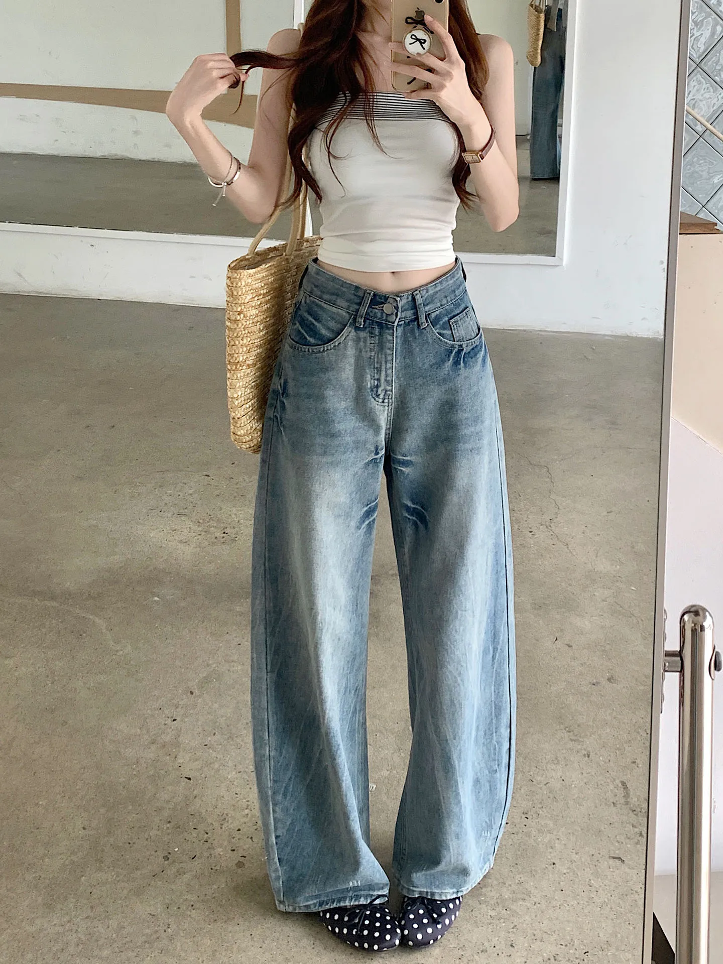Retro Washed Distressed Wide Leg High Waist Jeans Women Summer New Style American High Street Loose Slimming Pants
Retro Washed Distressed Wide Leg High Waist Jeans Women Summer New Style American High Street Loose Slimming Pants
