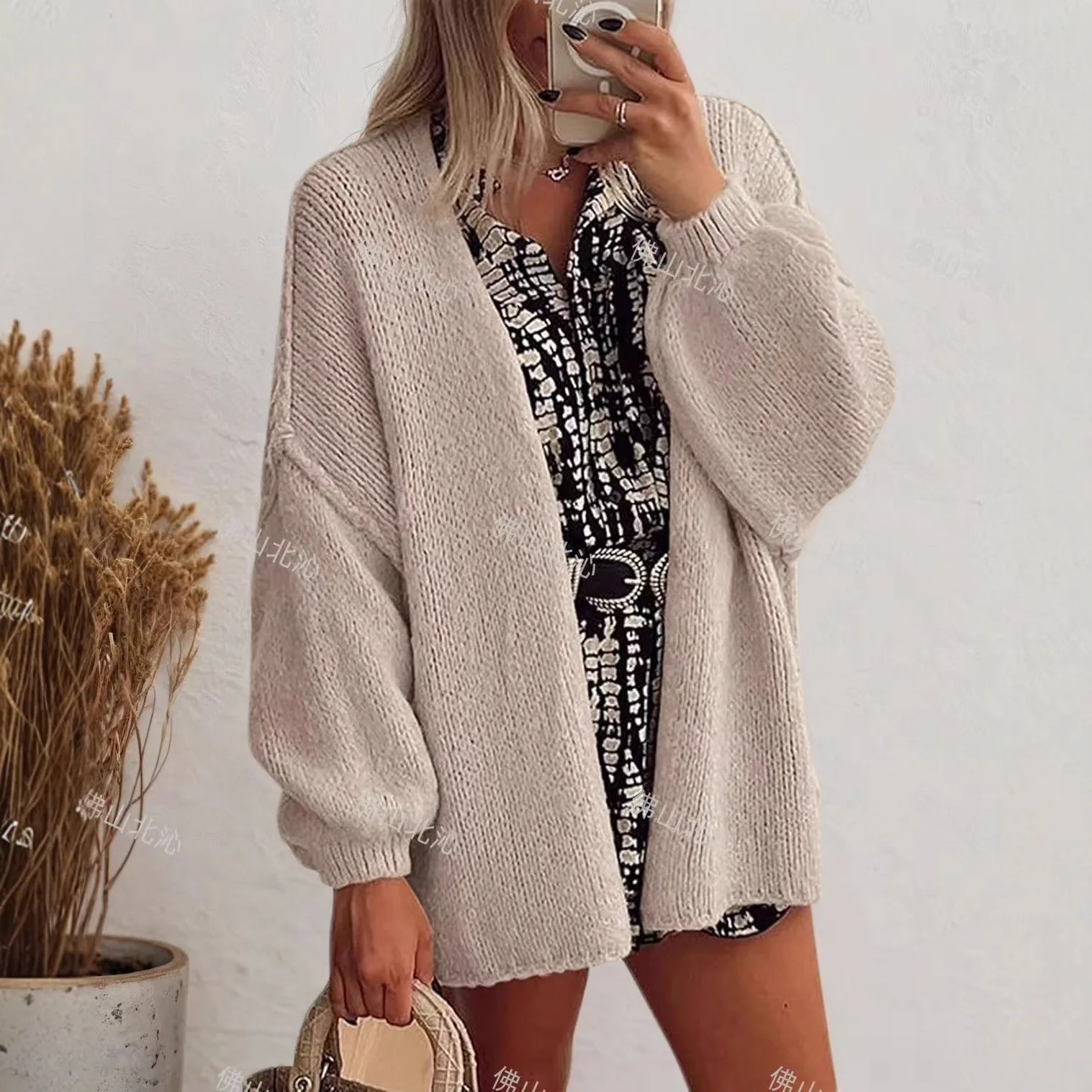 Женские свободные модные полосатые пальто с длинными рукавами, вязаный кардиган, свитер, куртка, корейский осенне-зимний повседневный кардиган, свитер, пальто
Женские свободные модные полосатые пальто с длинными рукавами, вязаный кардиган, свитер, куртка, корейский осенне-зимний повседневный кардиган, свитер, пальто