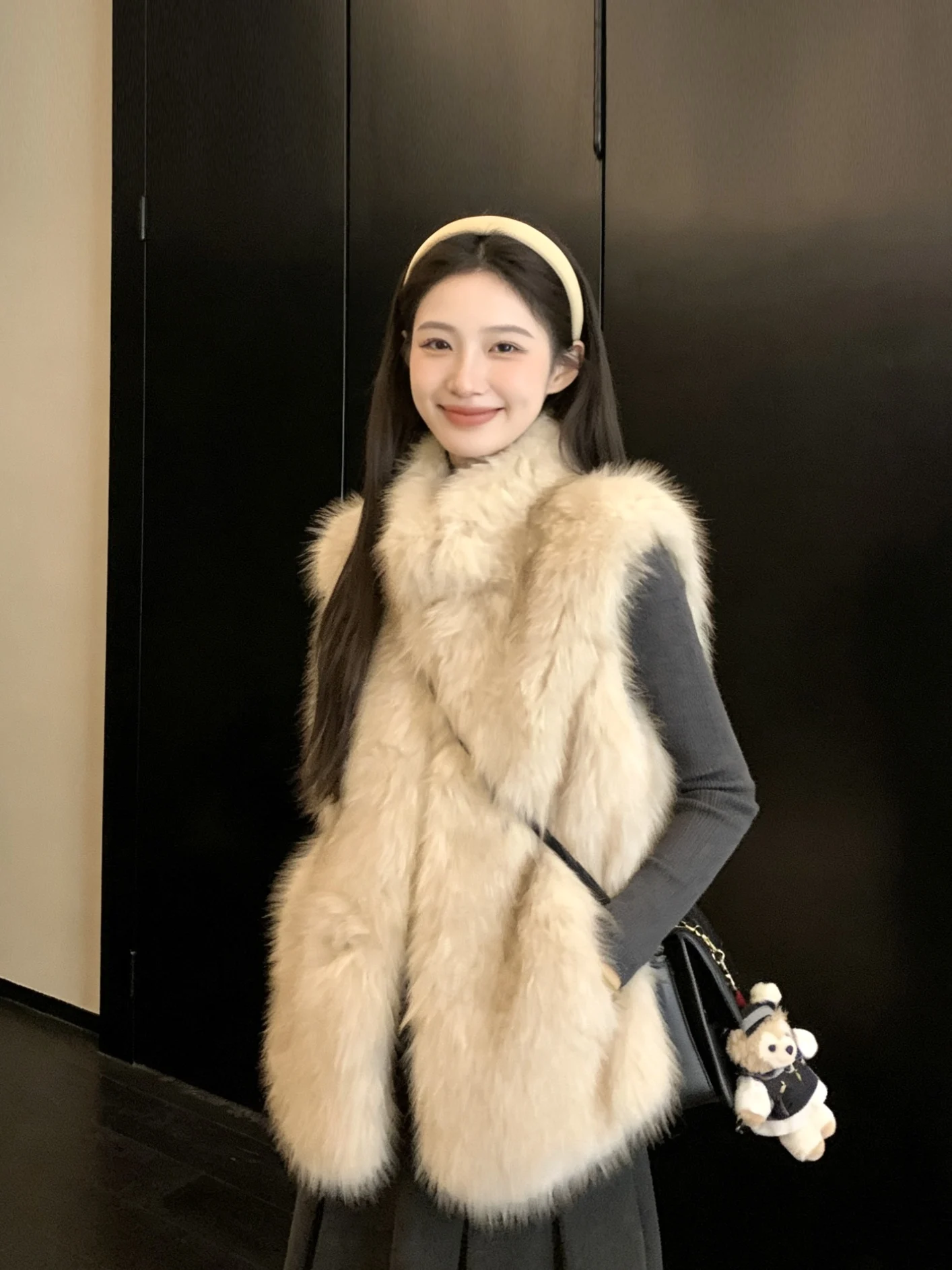 Американский ретро-жилет свободного кроя для женщин: уникальный дизайн, модный пушистый верхний слой для весны
Американский ретро-жилет свободного кроя для женщин: уникальный дизайн, модный пушистый верхний слой для весны