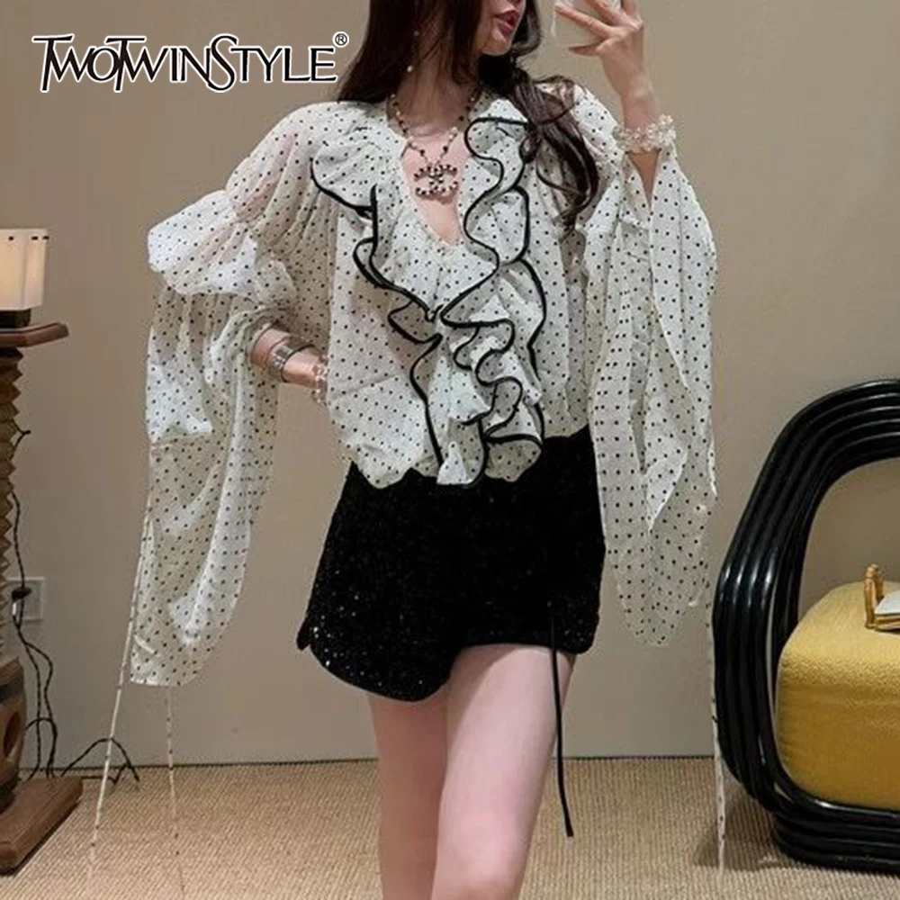 TWOTWINSTYLE Hit Color Polka Dot Loose Blouses for Women V Neck Long Sleeve Temperament Shirts Female Fashion
TWOTWINSTYLE Hit Color Polka Dot Loose Blouses for Women V Neck Long Sleeve Temperament Shirts Female Fashion