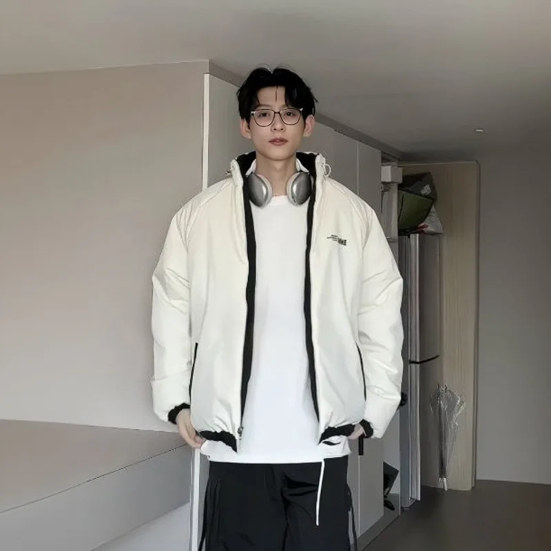  Модное мужское зимнее пальто, хлопковая куртка с двусторонним дизайном и карманами на капюшоне
Модное мужское зимнее пальто, хлопковая куртка с двусторонним дизайном и карманами на капюшоне 