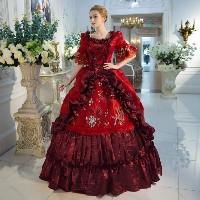 Perform in a queen's dress classical event and wear wine red
Perform in a queen's dress classical event and wear wine red