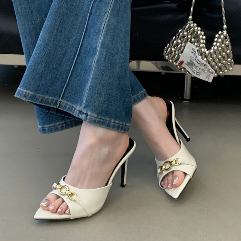 Летние женские туфли Aneikeh с металлической пряжкой, заостренным носком и открытым каблуком, на тонком каблуке, для вечеринок, шлепанцы, Zapatos De Mujer
Летние женские туфли Aneikeh с металлической пряжкой, заостренным носком и открытым каблуком, на тонком каблуке, для вечеринок, шлепанцы, Zapatos De Mujer