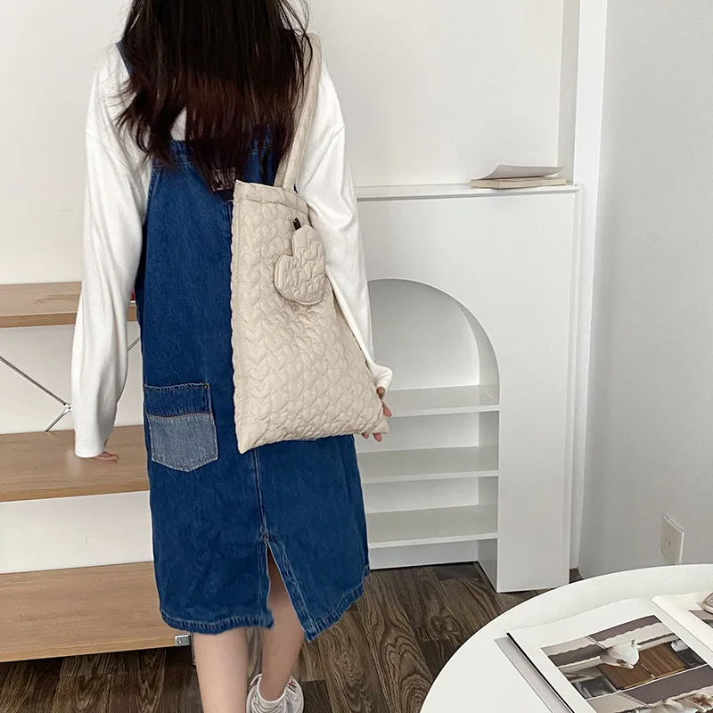 Высококачественная холщовая сумка-тоут, большая сумка-тоут в форме сердца для студентов, милая сумка-тоут в форме сердца для девочек, полиэстер, китайский заказ
Высококачественная холщовая сумка-тоут, большая сумка-тоут в форме сердца для студентов, милая сумка-тоут в форме сердца для девочек, полиэстер, китайский заказ