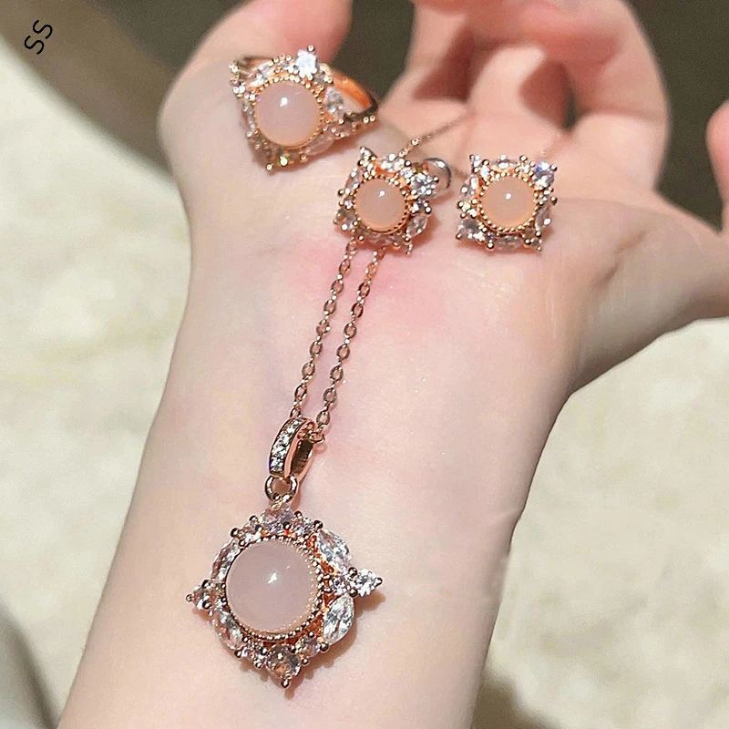 Fashion Jewelry Sets 3 Pieces Necklace Earrings and Adjustable Ring for Women Evening Dress Charm Simple Accessories
Fashion Jewelry Sets 3 Pieces Necklace Earrings and Adjustable Ring for Women Evening Dress Charm Simple Accessories