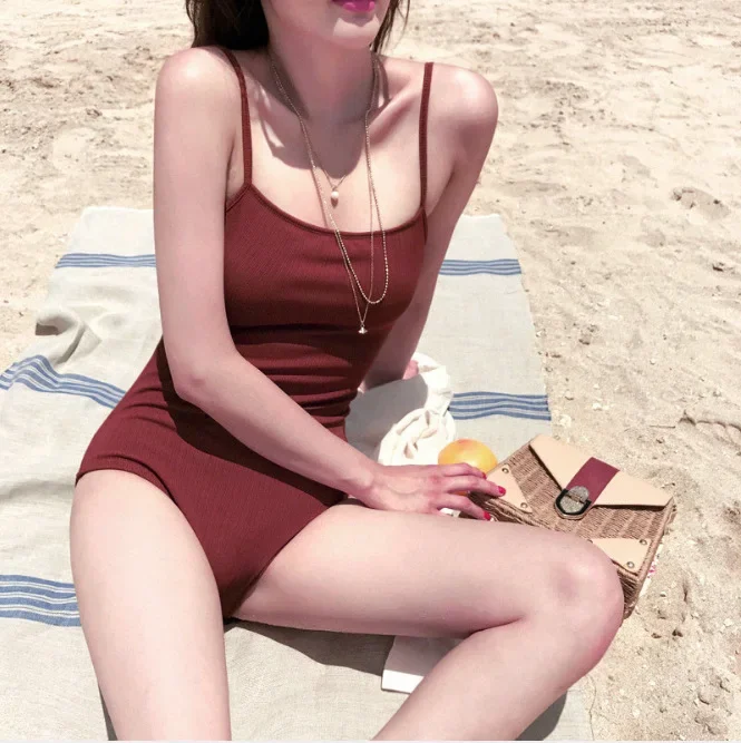 Sexy Backless Bikini One-Piece Swimsuit for Women Red Vintage Thermal Vacation Korean Style Large Or Small Chest Exposure
Sexy Backless Bikini One-Piece Swimsuit for Women Red Vintage Thermal Vacation Korean Style Large Or Small Chest Exposure