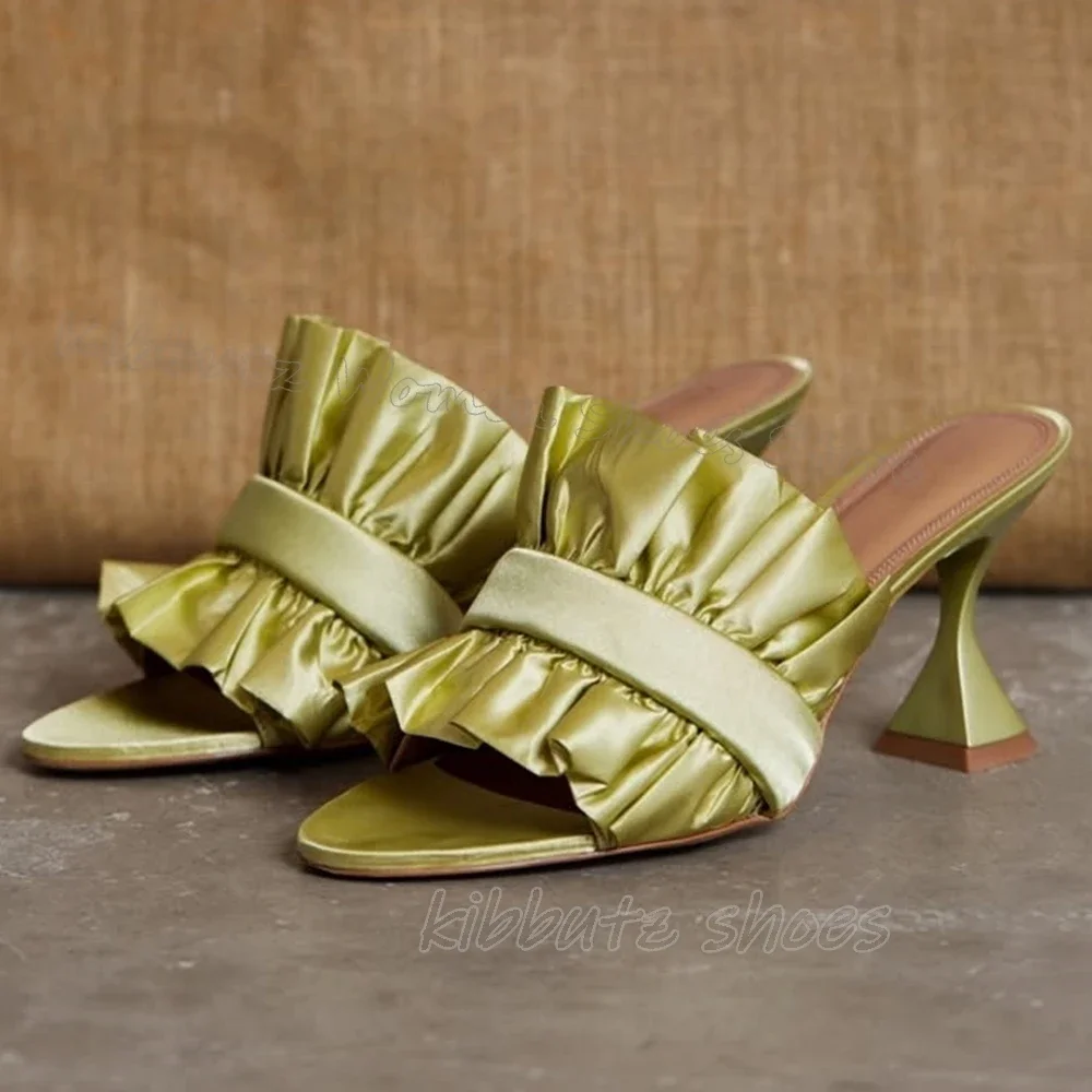 Pleated Satin Slipper Sandals Fashion Elegant Concise Sexy Party Dress Wedding Women Shoes New Round Toe Kitten Heel Solid Color
Pleated Satin Slipper Sandals Fashion Elegant Concise Sexy Party Dress Wedding Women Shoes New Round Toe Kitten Heel Solid Color