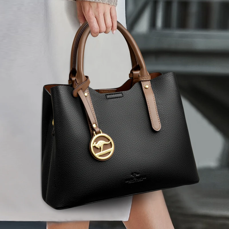 Classic Women's Bag 2025 New Large Capacity Single Shoulder Messenger Small Bucket Bags Pu Leather Metal Decoration Tassel Totes
Classic Women's Bag 2025 New Large Capacity Single Shoulder Messenger Small Bucket Bags Pu Leather Metal Decoration Tassel Totes