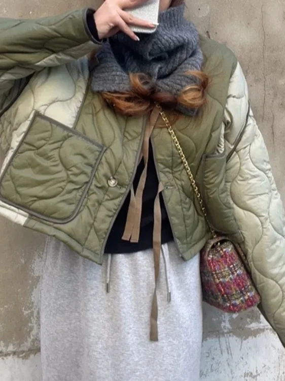 Korean Retro Patchwork Diamond Grid V-neck Cotton Jacket Women's New Winter Fashion Small Size Matching Cotton Clothes
Korean Retro Patchwork Diamond Grid V-neck Cotton Jacket Women's New Winter Fashion Small Size Matching Cotton Clothes