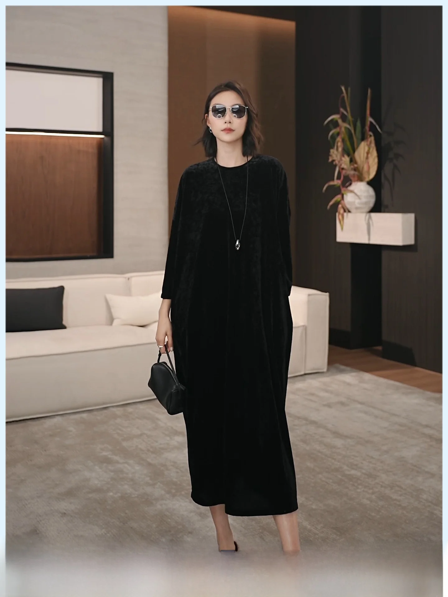 Elegant Black Velvet Long Dress Women's Summer New Style Vintage Loose Slimming Straight Tube Dress Skin-friendly Breathable
Elegant Black Velvet Long Dress Women's Summer New Style Vintage Loose Slimming Straight Tube Dress Skin-friendly Breathable