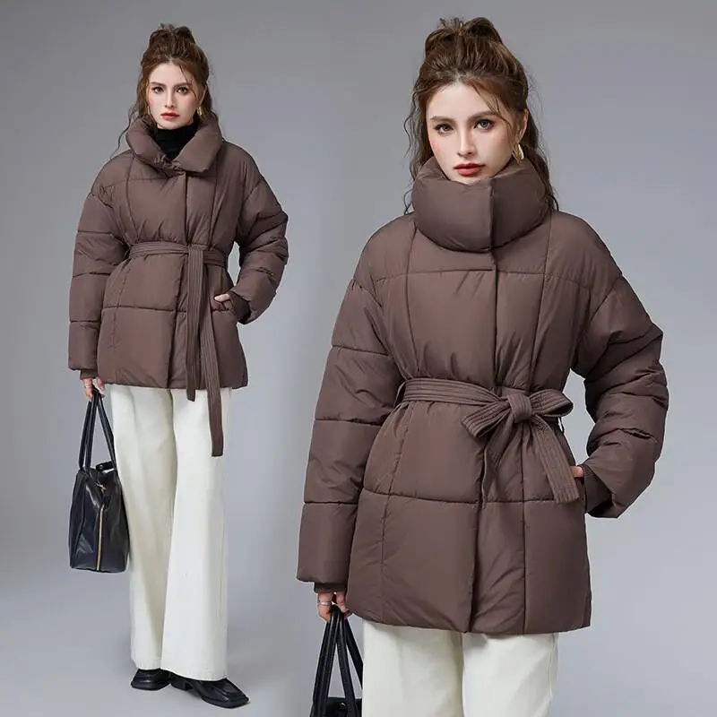 Women's Padded Jacket Outdoor Daily Wear Short Cotton Jacket Winter 2025 New Style Loose Casual Warm Stand Collar Waist Belt
Women's Padded Jacket Outdoor Daily Wear Short Cotton Jacket Winter 2025 New Style Loose Casual Warm Stand Collar Waist Belt