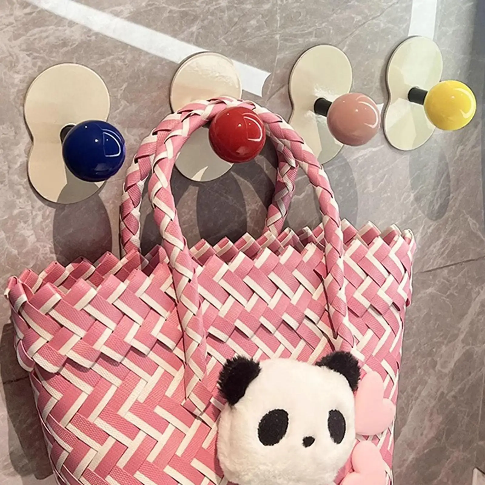 4 шт. клейкие настенные крючки для пальто и полотенец, гвозди не требуется, идеально подходят для
4 шт. клейкие настенные крючки для пальто и полотенец, гвозди не требуется, идеально подходят для