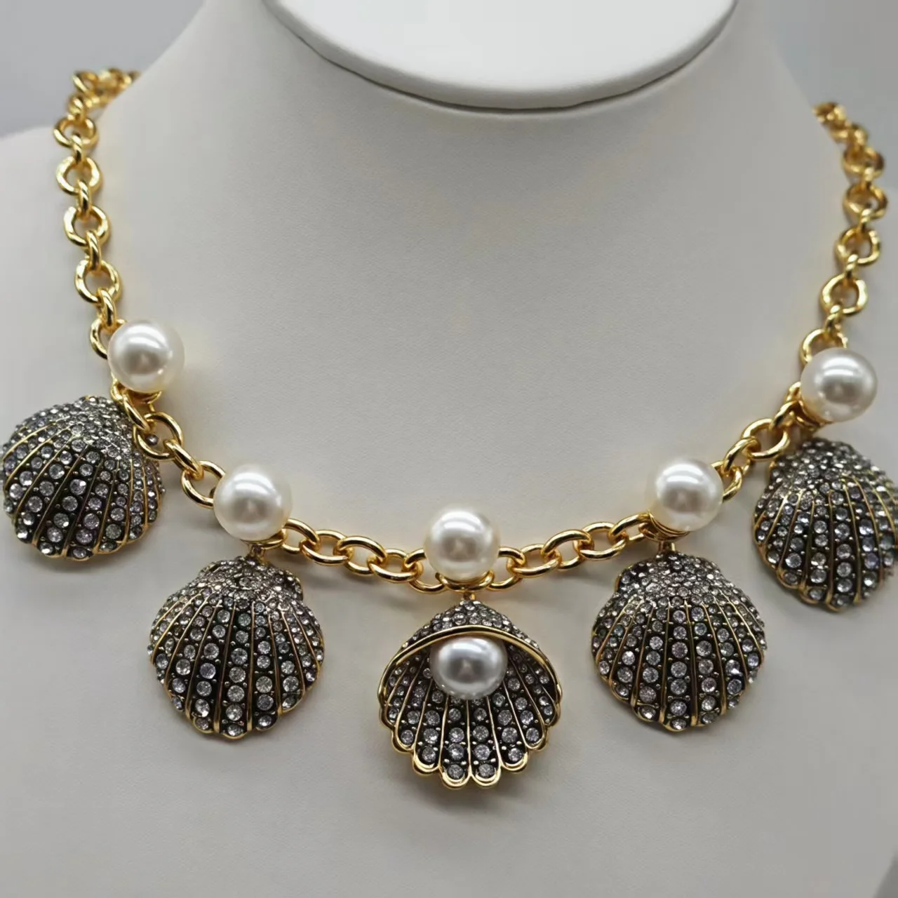 Beach Ocean Style Personalized Fashion Refreshing Shell Necklace
Beach Ocean Style Personalized Fashion Refreshing Shell Necklace