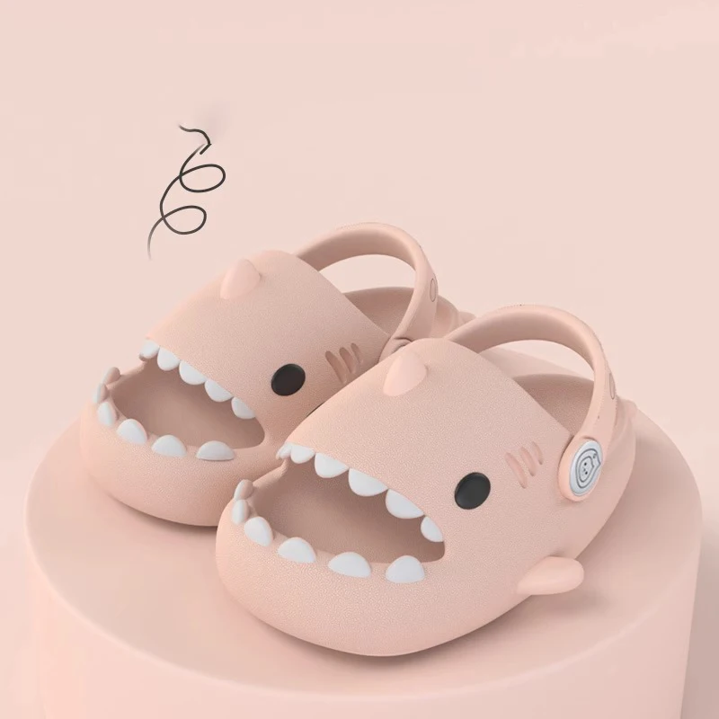 Сандалии для девочек с изображением акулы, летние милые детские шлепанцы с мягкой подошвой и противоскользящей подошвой для маленьких девочек
Сандалии для девочек с изображением акулы, летние милые детские шлепанцы с мягкой подошвой и противоскользящей подошвой для маленьких девочек