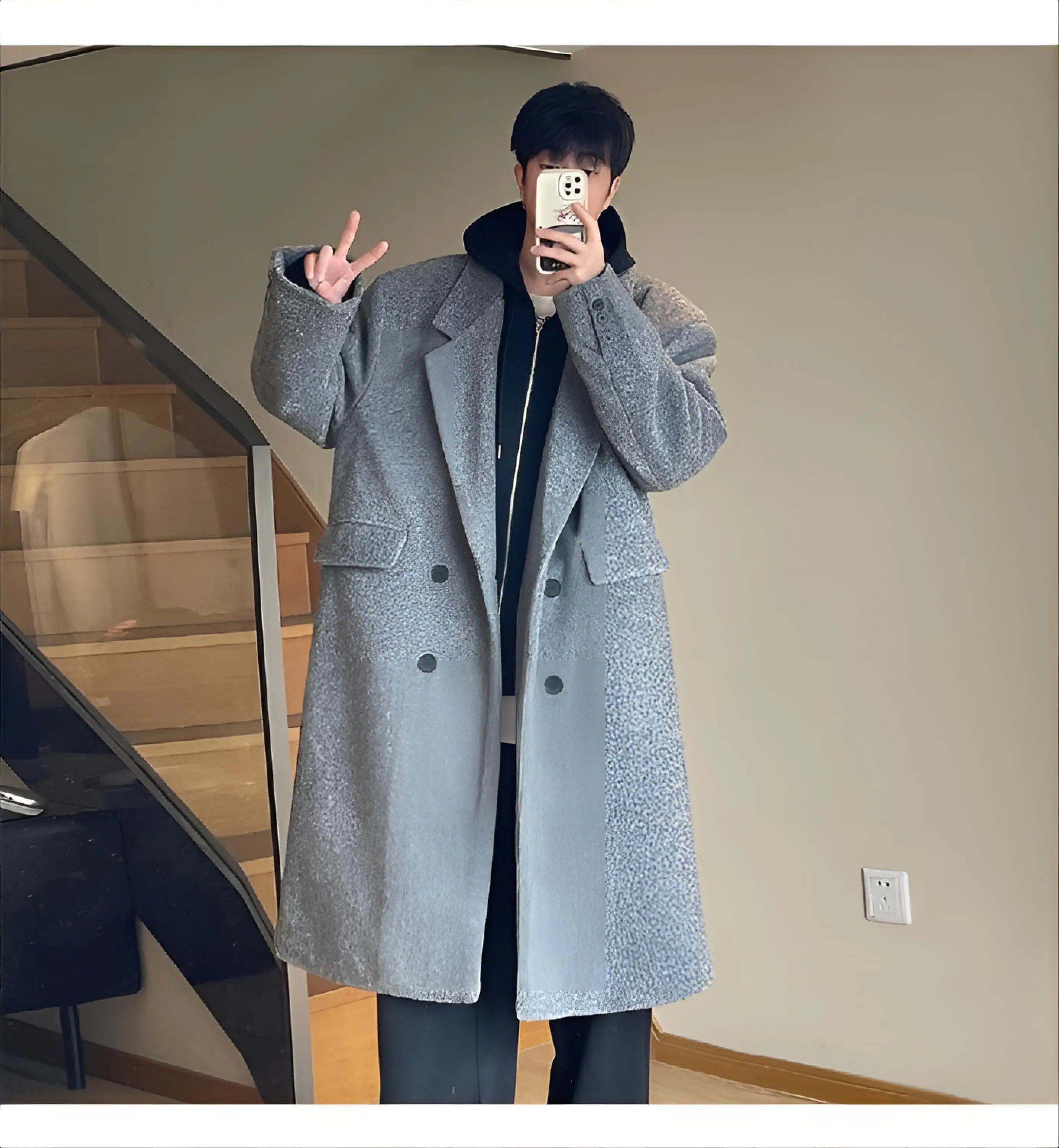 Мужское пальто-накидка из шерстяной смеси в стиле панк-хип-хоп, оверсайз, без воротника, с острыми лацканами, мото-рукавами, простой полосатой отделкой, лимитированная серия
Мужское пальто-накидка из шерстяной смеси в стиле панк-хип-хоп, оверсайз, без воротника, с острыми лацканами, мото-рукавами, простой полосатой отделкой, лимитированная серия