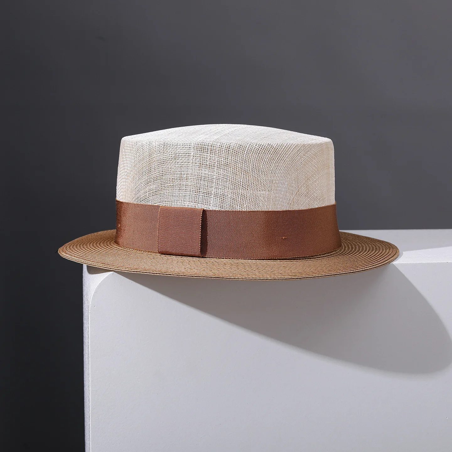 Designer New Natural Panama Linen Flat-top Hat Summer Women/Men Wide Brim Beach Sun Cap UV Protection Fedora Birthday Gift
Designer New Natural Panama Linen Flat-top Hat Summer Women/Men Wide Brim Beach Sun Cap UV Protection Fedora Birthday Gift