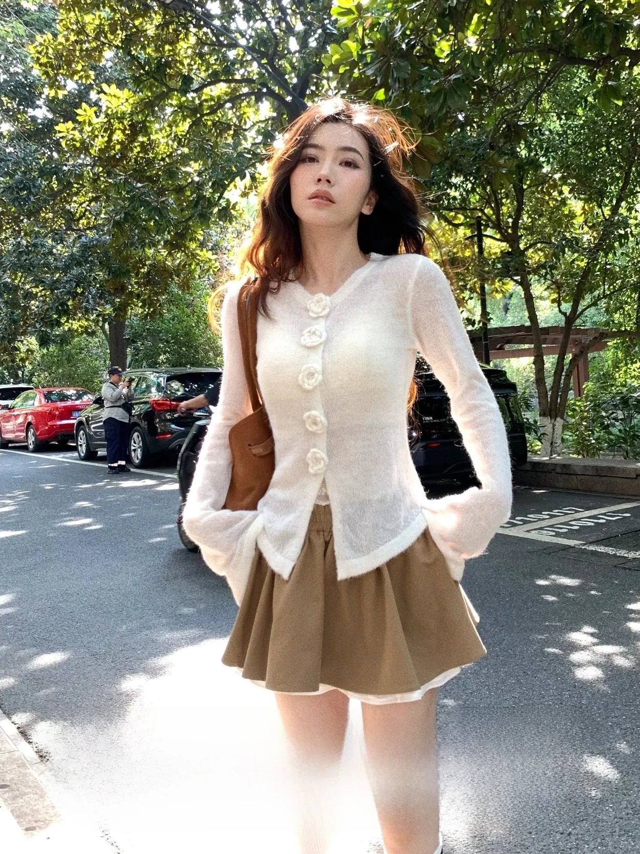 Вязаный свитер ручной работы с розами, женский, приталенный, длинный, из смесового полиэстера, для повседневной носки...
Вязаный свитер ручной работы с розами, женский, приталенный, длинный, из смесового полиэстера, для повседневной носки...