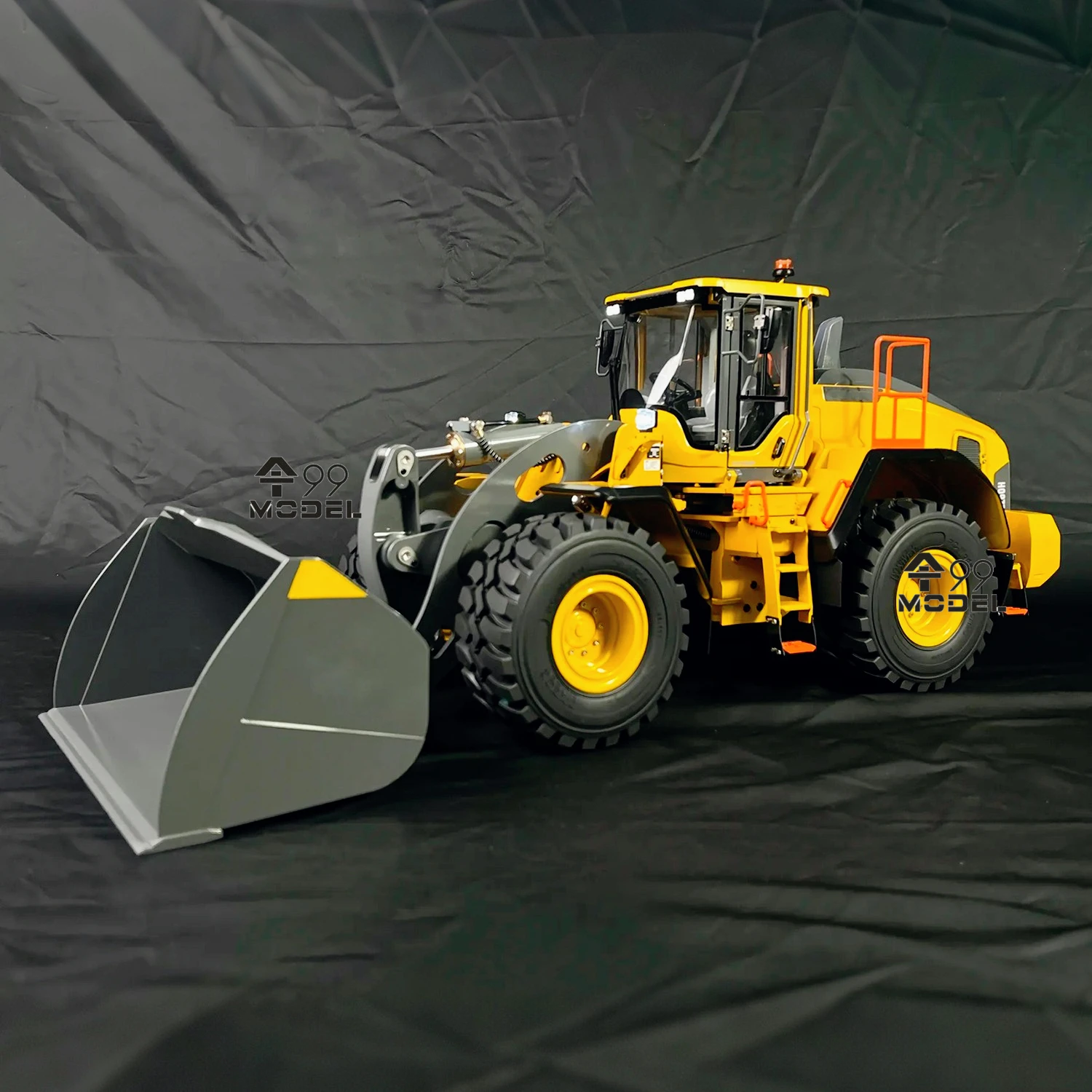 Double E L260H RC Loader 1/14 Hydraulic Remote Control Loader Metal Model RTR with Lighting and Sound System Remote Control Toy
Double E L260H RC Loader 1/14 Hydraulic Remote Control Loader Metal Model RTR with Lighting and Sound System Remote Control Toy