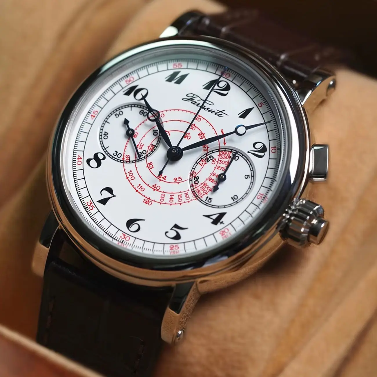 FARASUTE Men Chronograph Watch 40mm Panda Manual Winding Mechanical Wristwatch Sapphire Mirror ST1900 Enamel Dial Leather Strap
FARASUTE Men Chronograph Watch 40mm Panda Manual Winding Mechanical Wristwatch Sapphire Mirror ST1900 Enamel Dial Leather Strap