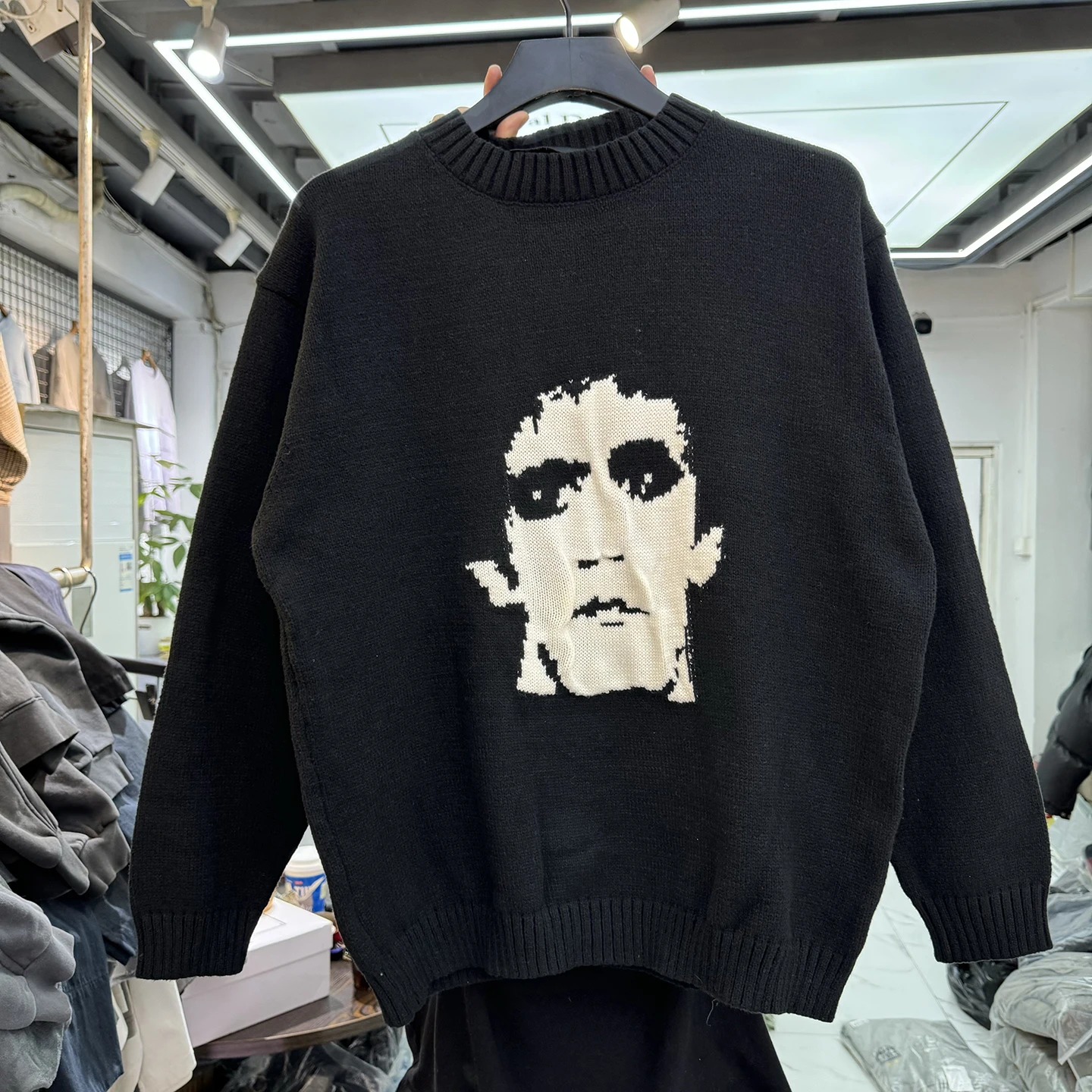 Мужской вязаный свитер High Street Depred второго поколения с круглым вырезом, длинными рукавами, цветочной вышивкой, свободного кроя, повседневный, модный
Мужской вязаный свитер High Street Depred второго поколения с круглым вырезом, длинными рукавами, цветочной вышивкой, свободного кроя, повседневный, модный