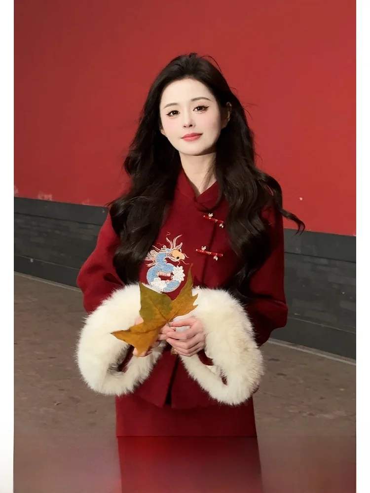 New Chinese Style Dragon Embroidery down Jacket Skirt Set Long Sleeve Winter Fashion Women's Ensemble Adult Size 25-35
New Chinese Style Dragon Embroidery down Jacket Skirt Set Long Sleeve Winter Fashion Women's Ensemble Adult Size 25-35