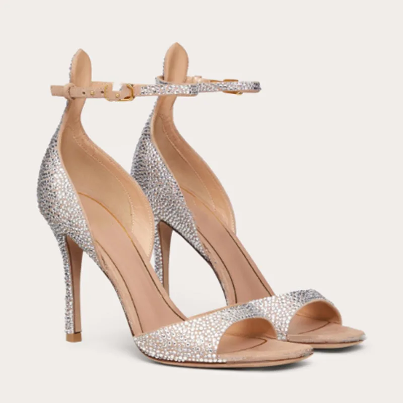 Round Head Fish Mouth Slim Heel Ultra High Heel Water Diamond European American Walk Show Large Size Hollow Sandals for Women
Round Head Fish Mouth Slim Heel Ultra High Heel Water Diamond European American Walk Show Large Size Hollow Sandals for Women
