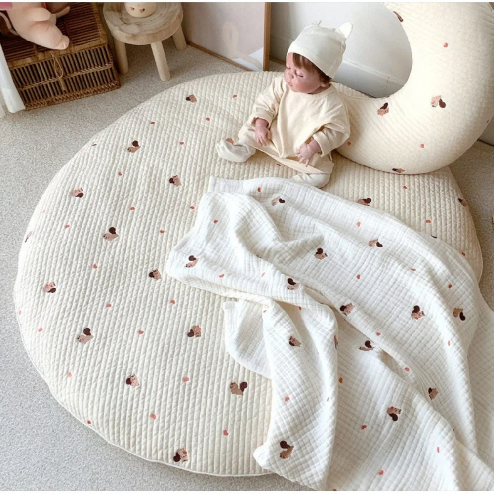 Cute squirrel print baby play mat set, round quilted floor mat with matching blanket, soft non-slip crawling mat for newborns
Cute squirrel print baby play mat set, round quilted floor mat with matching blanket, soft non-slip crawling mat for newborns