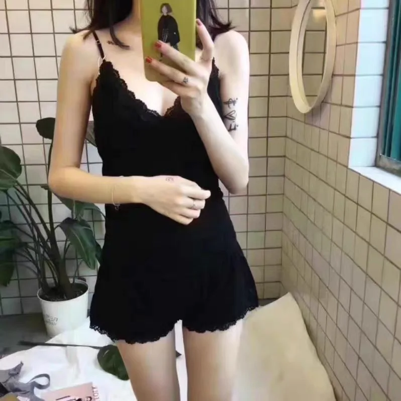 Hot Night Sleepwear Thread Cotton Strap Lace Shorts Elastic Home Clothes Set
Hot Night Sleepwear Thread Cotton Strap Lace Shorts Elastic Home Clothes Set