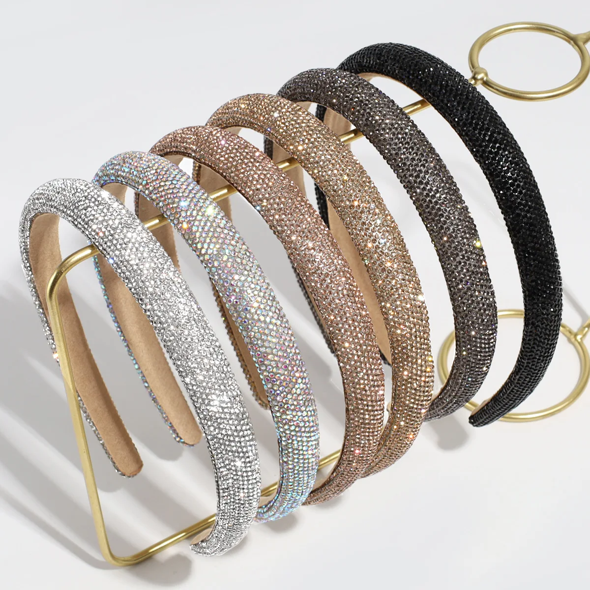 Hot Sale Fashion Luxury Simple Atmosphere Full Diamond Headband Going Out Versatile Elegant Temperament Press Hair Headband Hair Accessories
Hot Sale Fashion Luxury Simple Atmosphere Full Diamond Headband Going Out Versatile Elegant Temperament Press Hair Headband Hair Accessories