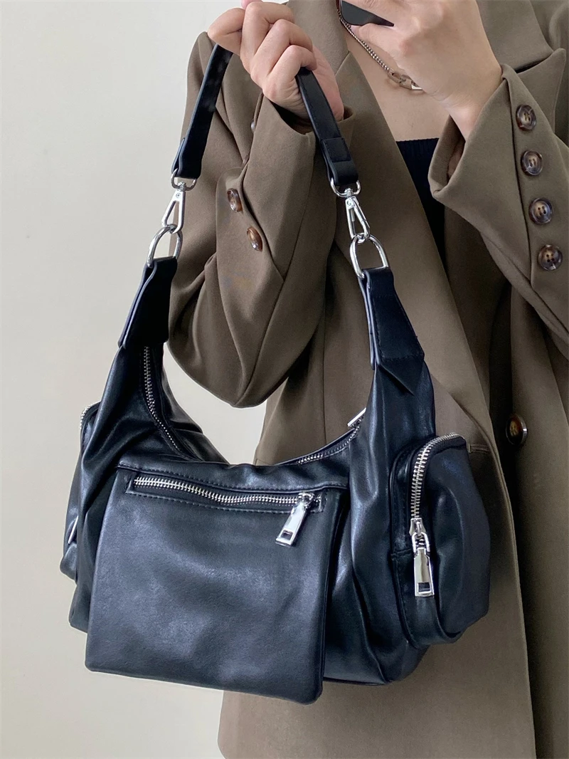 Европейская и американская новая мотоциклетная сумка в стиле панк с несколькими карманами, квадратная женская сумка в стиле ретро, высококачественная модная сумка на одно плечо
Европейская и американская новая мотоциклетная сумка в стиле панк с несколькими карманами, квадратная женская сумка в стиле ретро, высококачественная модная сумка на одно плечо