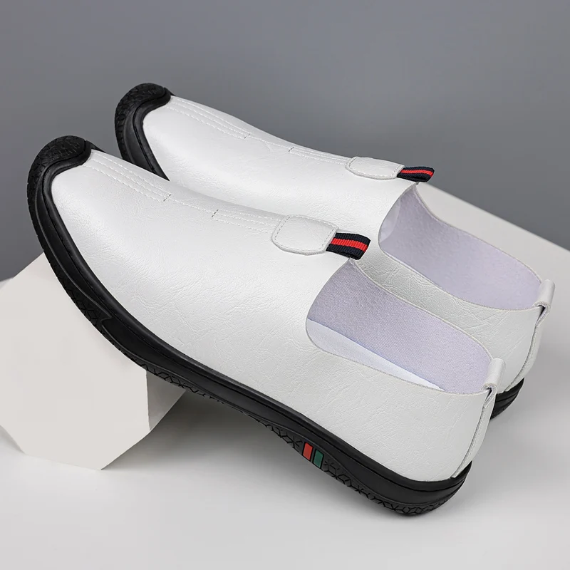 Новые мужские повседневные туфли с мягкой подошвой и верхом, легкие, удобные, нескользящие, для ежедневных поездок и вождения
Новые мужские повседневные туфли с мягкой подошвой и верхом, легкие, удобные, нескользящие, для ежедневных поездок и вождения