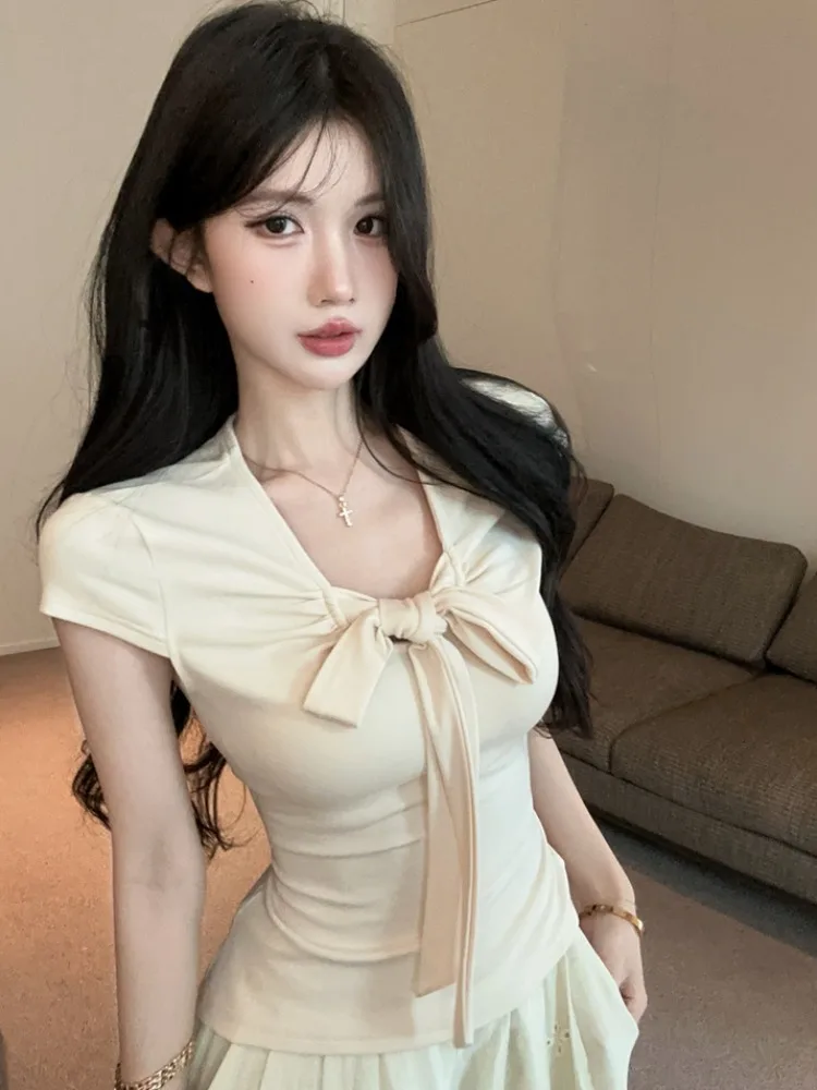 Pure Desire Knot Short Sleeve U-Neck T-Shirt Women's Summer Slim Fit Waist Cinching Top Korean Style Knitted
Pure Desire Knot Short Sleeve U-Neck T-Shirt Women's Summer Slim Fit Waist Cinching Top Korean Style Knitted