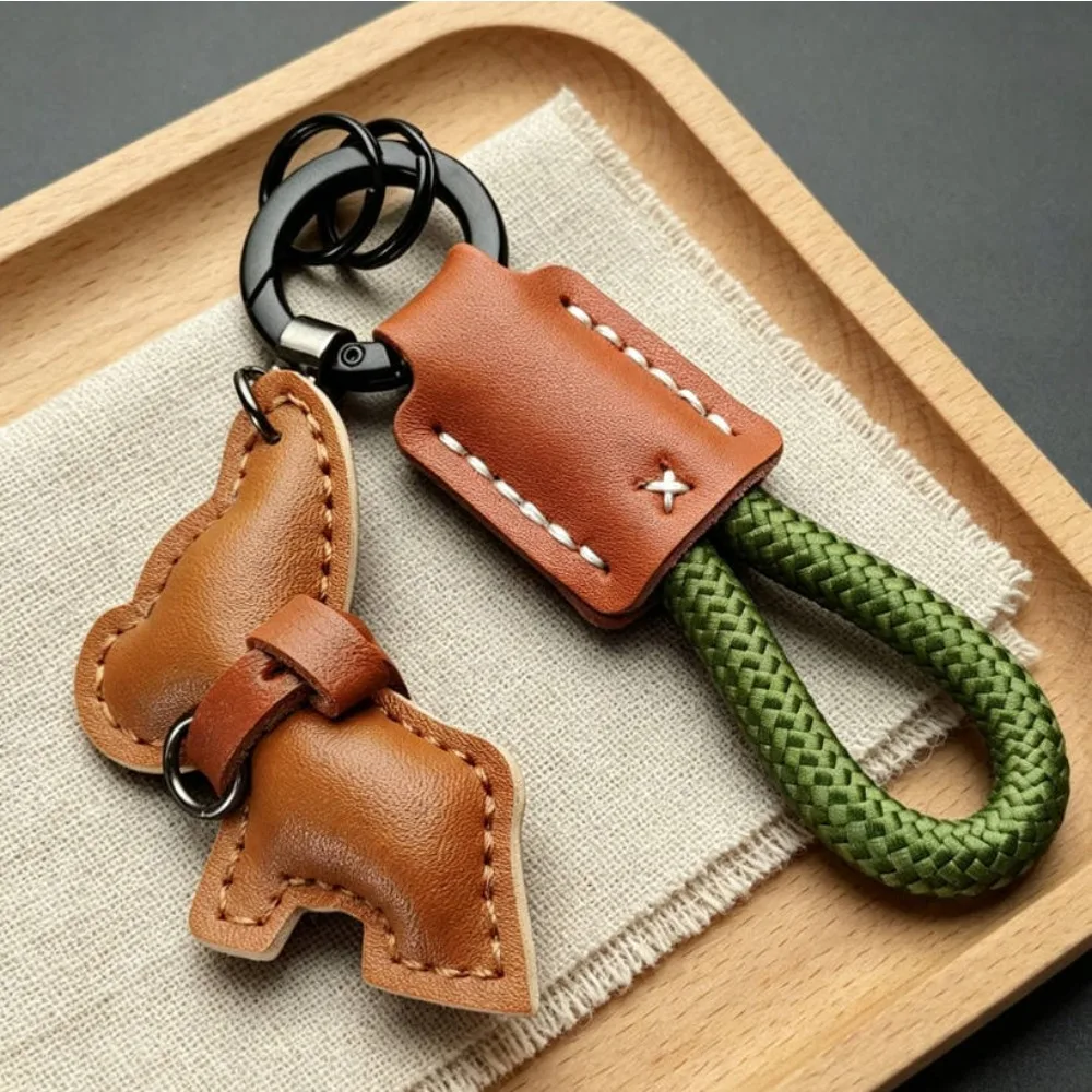Handmade Leather Car Keychain French Bulldog Keyring Motorcycle Decoration Woven Rope Metal Pendent Gift High-end Bag Accessory
Handmade Leather Car Keychain French Bulldog Keyring Motorcycle Decoration Woven Rope Metal Pendent Gift High-end Bag Accessory