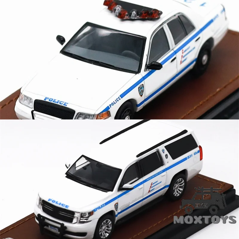 GOC 1:64 Victoria / Suburban blue white Diecast Model Car
GOC 1:64 Victoria / Suburban blue white Diecast Model Car