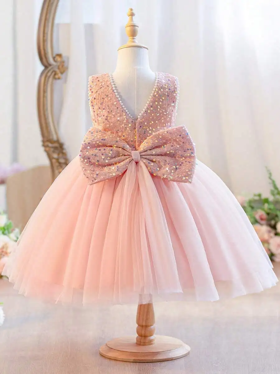 Pink Sequined V-Neck Bow Evening Dress A-Line Tulle Formal Gown
Pink Sequined V-Neck Bow Evening Dress A-Line Tulle Formal Gown