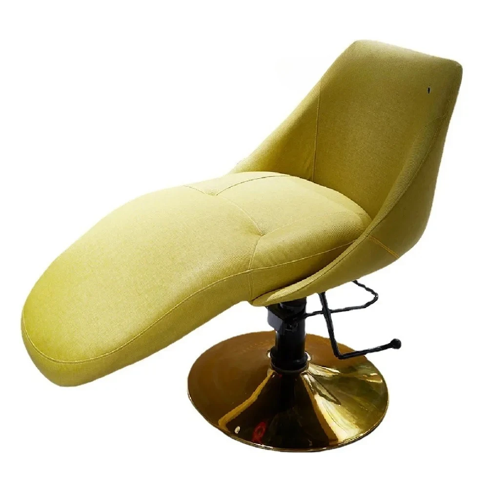 The barber chair can be reclined and lifted for special designers to upgrade the sense of high-end fashion and simplicity
The barber chair can be reclined and lifted for special designers to upgrade the sense of high-end fashion and simplicity