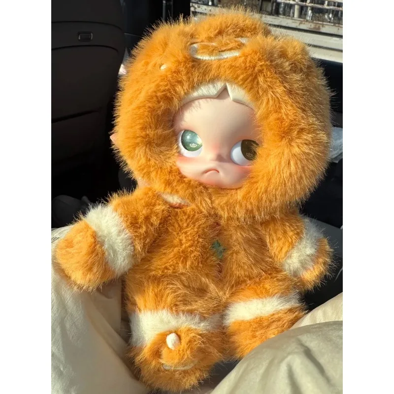 Шарнирная фигурка POPMART Zsiga Gingerbread Man в масштабе 1/8 — Коллекционное праздничное украшение, очаровательная фигурка, коллекционный подарок
Шарнирная фигурка POPMART Zsiga Gingerbread Man в масштабе 1/8 — Коллекционное праздничное украшение, очаровательная фигурка, коллекционный подарок