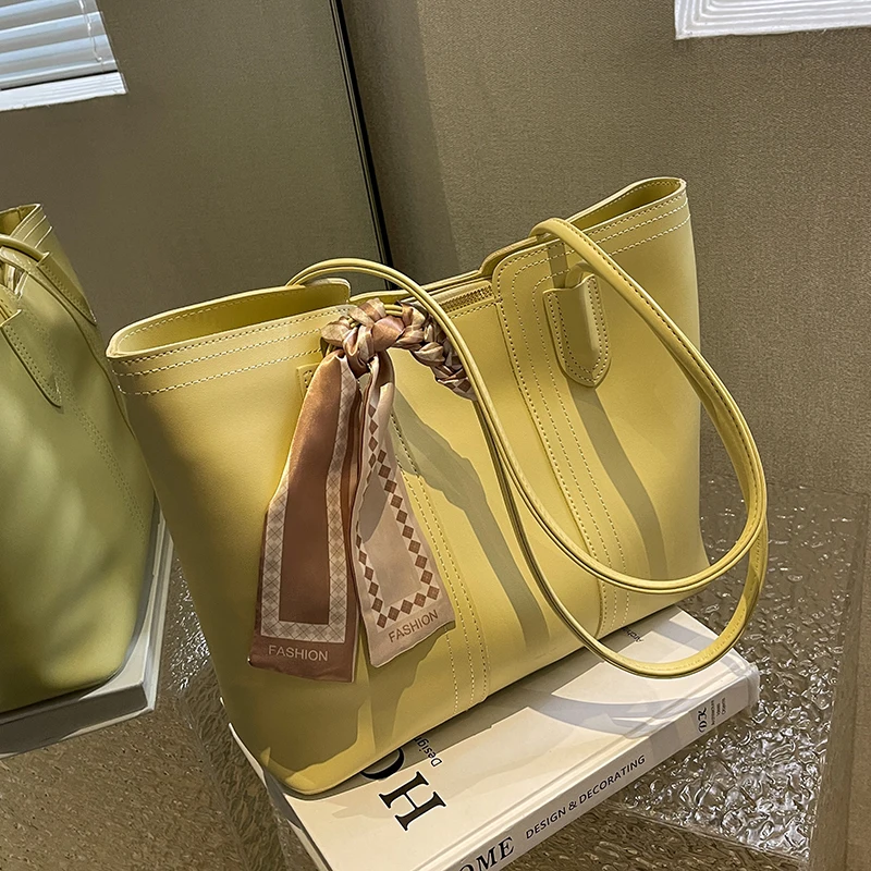 Fashion Large Capacity Tote Bag Minimalist Women's Handbag Versatile Shoulder Bag for Commuting and Casual Use E6003
Fashion Large Capacity Tote Bag Minimalist Women's Handbag Versatile Shoulder Bag for Commuting and Casual Use E6003