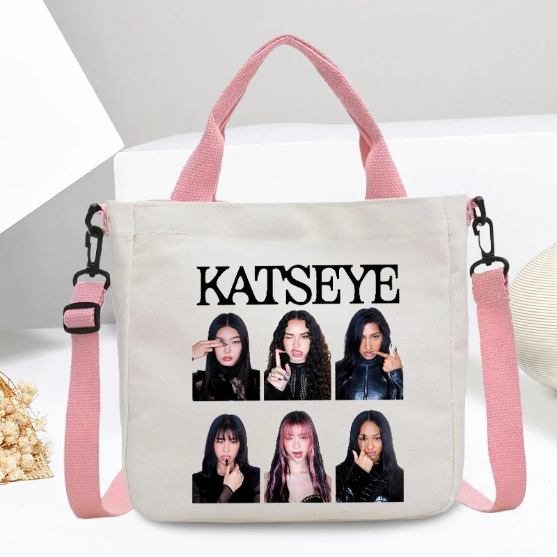Fashion K POP KATSEYE Canvas Large Capacity Shoulder Bag for Girls Anime Cartoon Tote Storage Pouch Students Portable Handbag
Fashion K POP KATSEYE Canvas Large Capacity Shoulder Bag for Girls Anime Cartoon Tote Storage Pouch Students Portable Handbag
