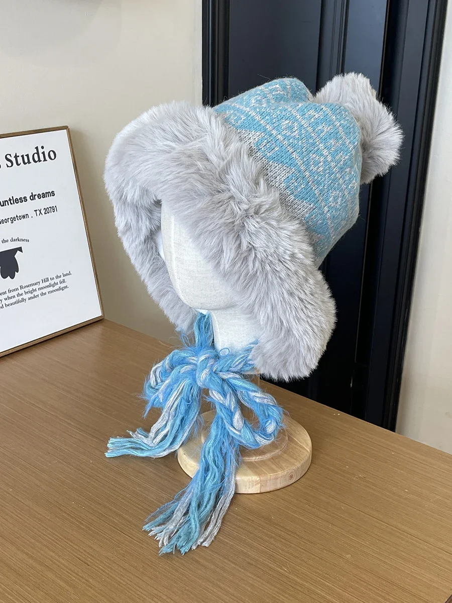 Retro ethnic plush hat women's thickened warm knitted hat cold-proof ear protection Lei Feng hat
Retro ethnic plush hat women's thickened warm knitted hat cold-proof ear protection Lei Feng hat