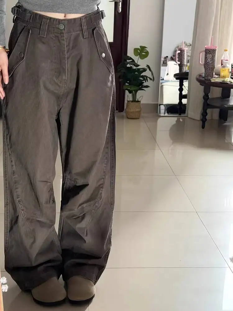 2026 New American Retro Cargo Pants Coffee Color Loose Slimming Straight Leg Pants Unique Design Hiphop Trendy Denim Pants
2026 New American Retro Cargo Pants Coffee Color Loose Slimming Straight Leg Pants Unique Design Hiphop Trendy Denim Pants
