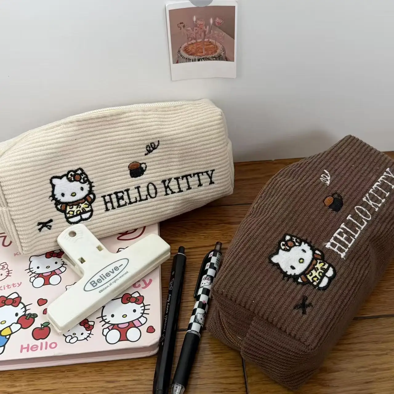 Sanrio Hello Kitty Cute Corduroy Embroidery Pen Bag Large Capacity Makeup Bag Portable Student Pencil Box Storage Bag
Sanrio Hello Kitty Cute Corduroy Embroidery Pen Bag Large Capacity Makeup Bag Portable Student Pencil Box Storage Bag