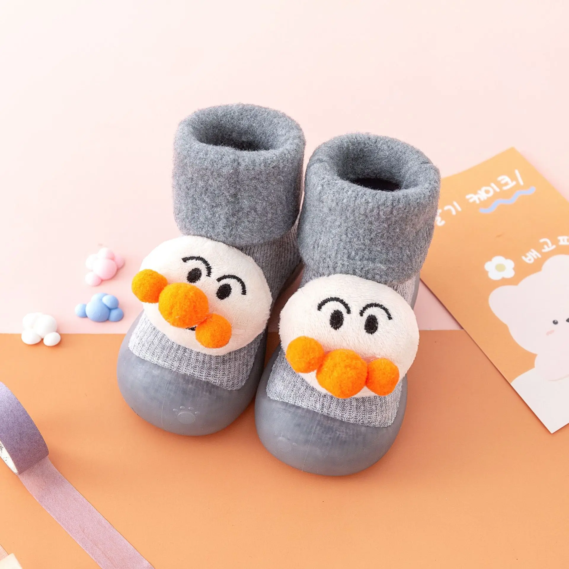 New style velvet thickened soft sole autumn and winter high-top non-slip toddler shoes for nursery room
New style velvet thickened soft sole autumn and winter high-top non-slip toddler shoes for nursery room