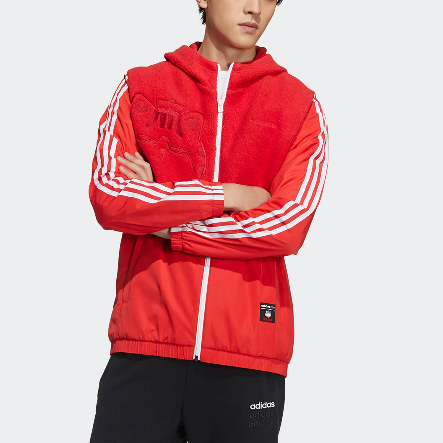 Оригинальная новая мужская спортивная куртка Adidas NEO Wu Huang Wan Sleep GP5762
Оригинальная новая мужская спортивная куртка Adidas NEO Wu Huang Wan Sleep GP5762