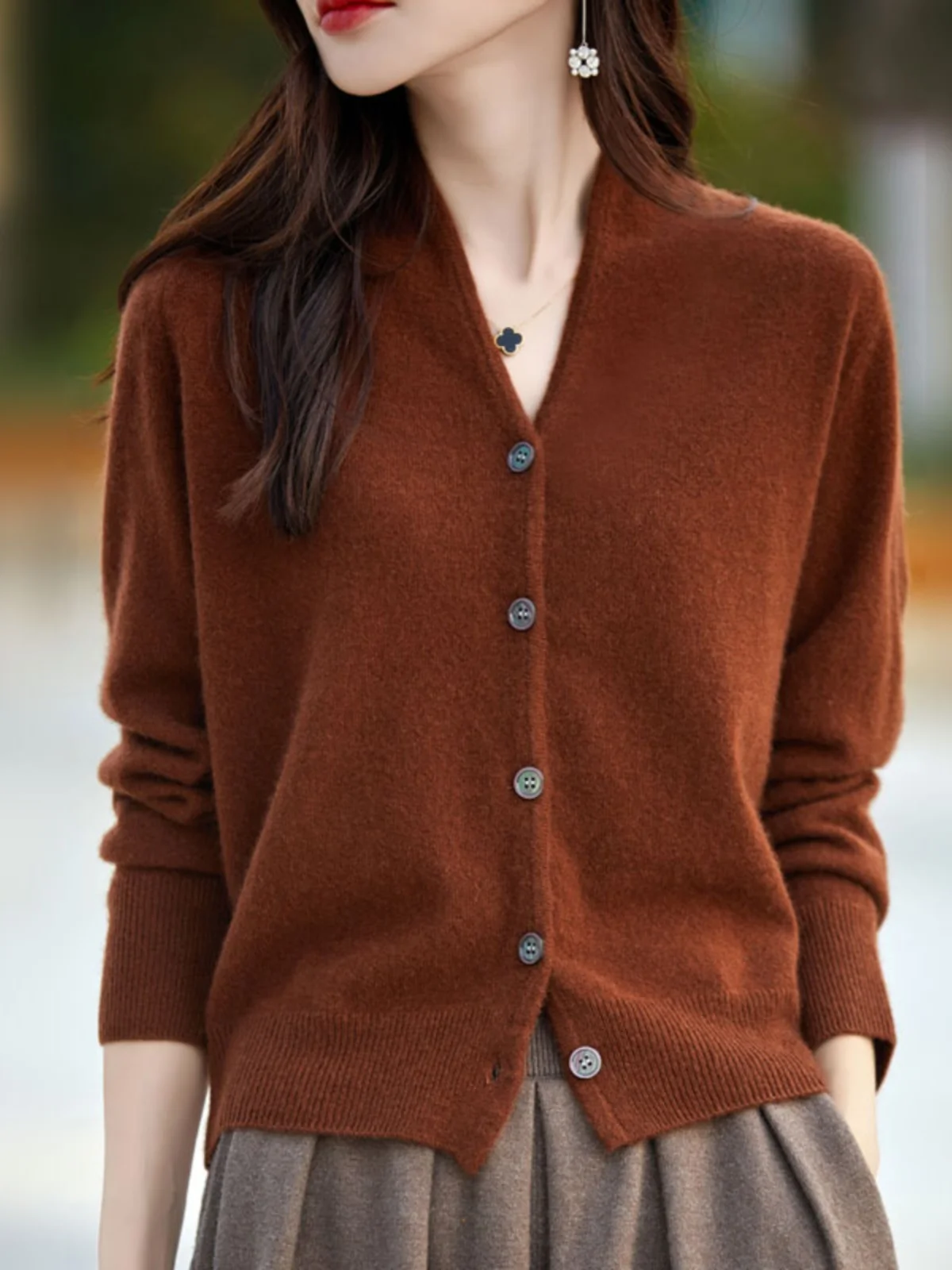 Women's Knitted V-Ne Button-Up Sweater Cardigan 00% Pure Wool Slimming Base Layer Spring Autumn Winter Casual Sle
Women's Knitted V-Ne Button-Up Sweater Cardigan 00% Pure Wool Slimming Base Layer Spring Autumn Winter Casual Sle