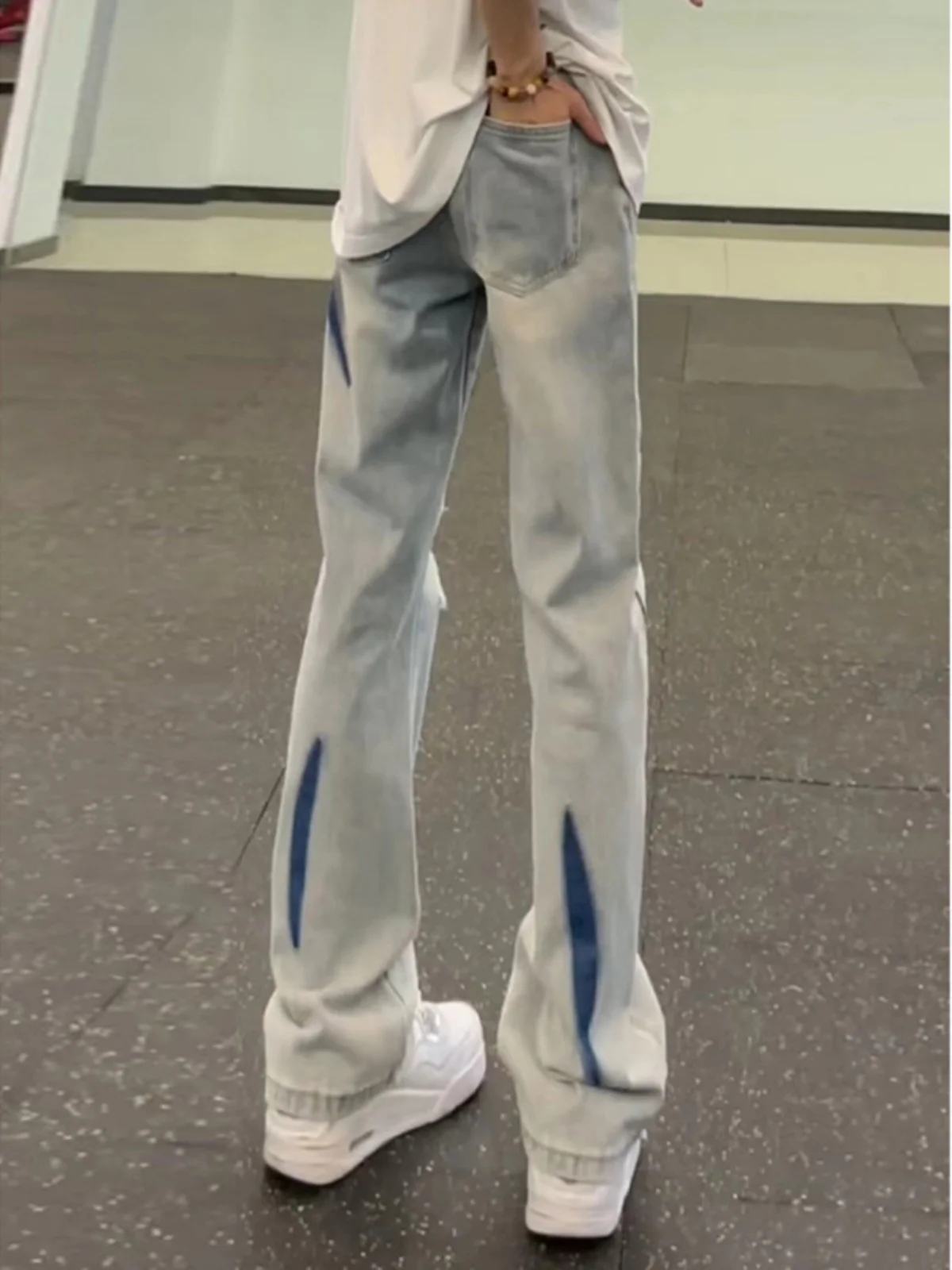 Light Blue Tie Dye Hole Denim Jeans Men's American High Street Design Sensation Poor Man's Pants Summer Straight Flared Pants
Light Blue Tie Dye Hole Denim Jeans Men's American High Street Design Sensation Poor Man's Pants Summer Straight Flared Pants