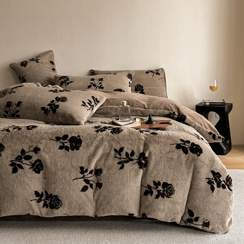 Winter plush four-piece set Milk fleece bed sheet quilt cover Thickened giant warm anti-static four-piece set
Winter plush four-piece set Milk fleece bed sheet quilt cover Thickened giant warm anti-static four-piece set