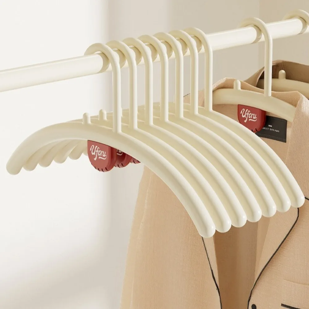 5PCS Household Thickened Semi-round Coat Hanger Non-slip Plastic Clothes Rack No Trace Reusable Drying Rack Bedroom
5PCS Household Thickened Semi-round Coat Hanger Non-slip Plastic Clothes Rack No Trace Reusable Drying Rack Bedroom