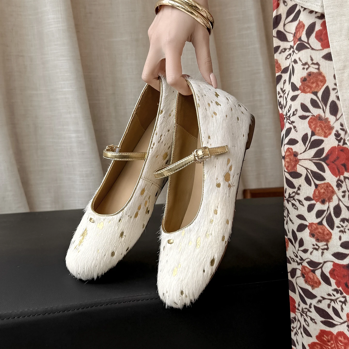 Fashion Women Premium Luxury Pumps Elegant Wedge Heels Genuine Leather Horsehair Mary Jane Shoes comfortable Top Quality Women
Fashion Women Premium Luxury Pumps Elegant Wedge Heels Genuine Leather Horsehair Mary Jane Shoes comfortable Top Quality Women